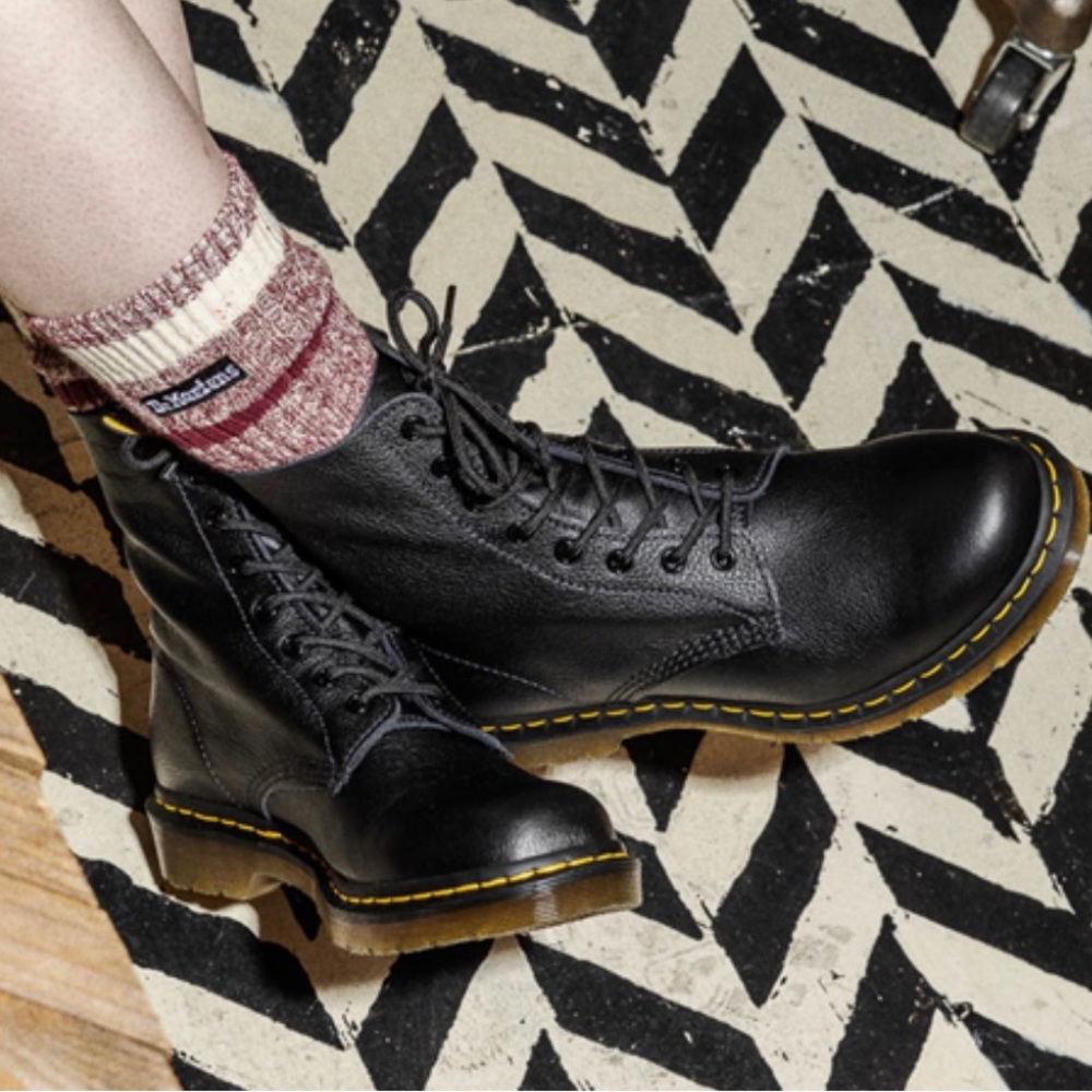 Doc Martens AIRWAIR Combat Boots Mens Sz 4 W Sz 6 Black Pascal EUC